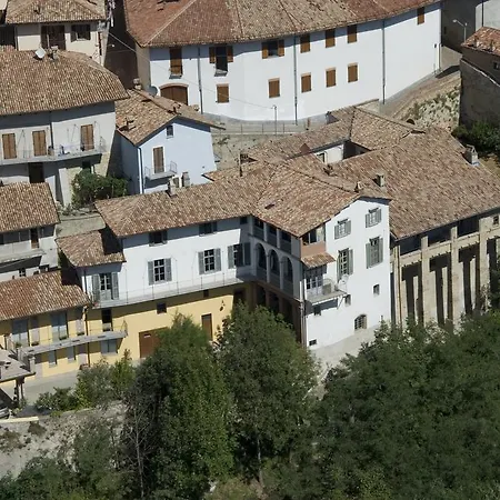 Agroturismo La Terrazza Sul Bosco Barolo