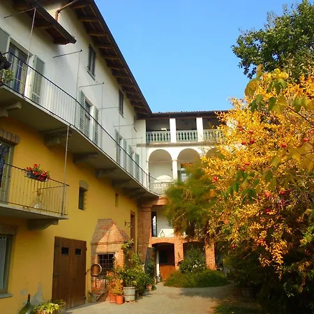 Agroturismo La Terrazza Sul Bosco Barolo